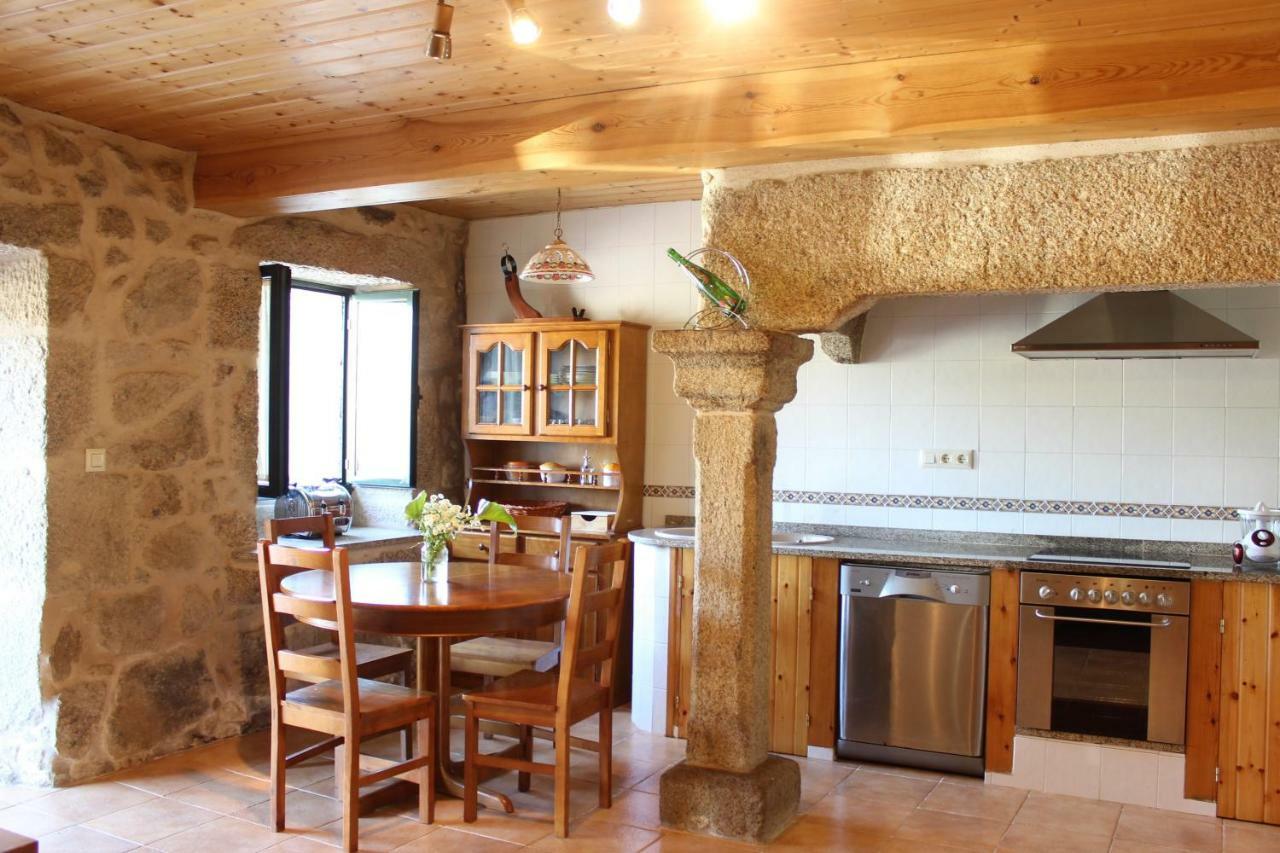 הוילה Noalla  A Casina De Pedra מראה חיצוני תמונה