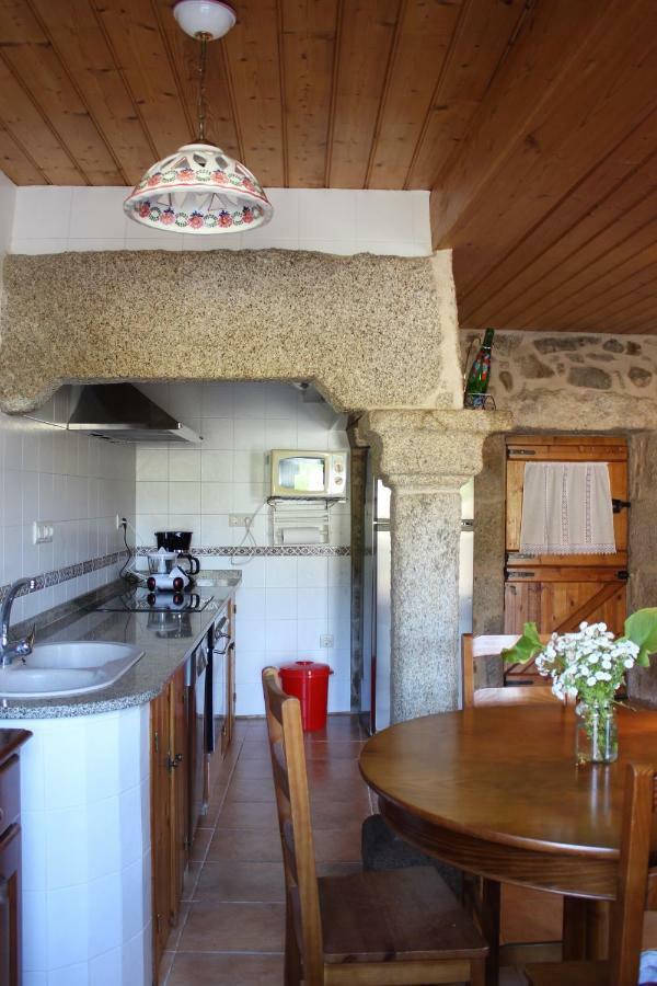 הוילה Noalla  A Casina De Pedra מראה חיצוני תמונה